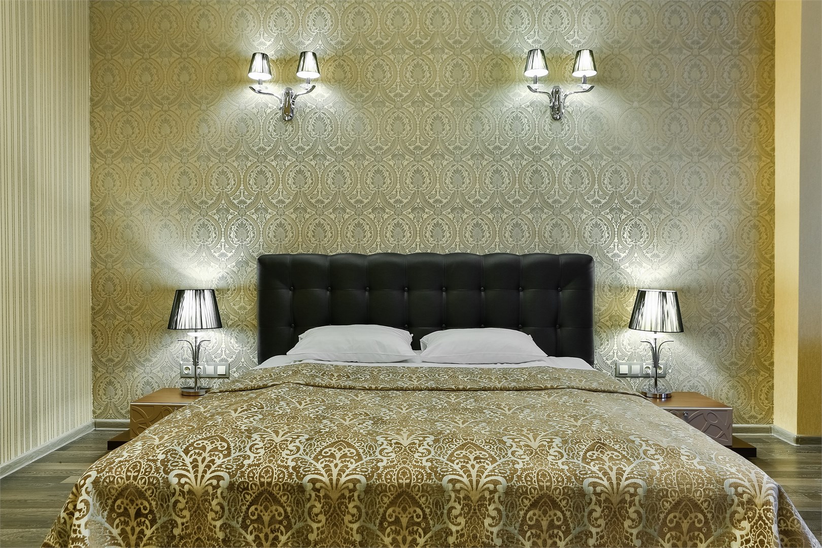 Большая комната с дополнительной мягкой мебелью в Аллегро на Лиговском