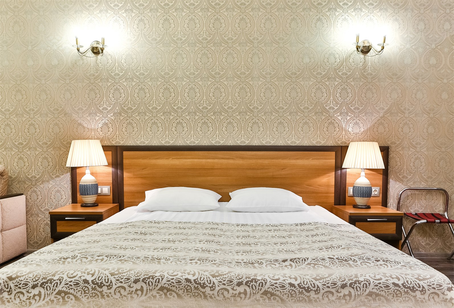 Большая комната с дополнительной мягкой мебелью в Аллегро на Лиговском