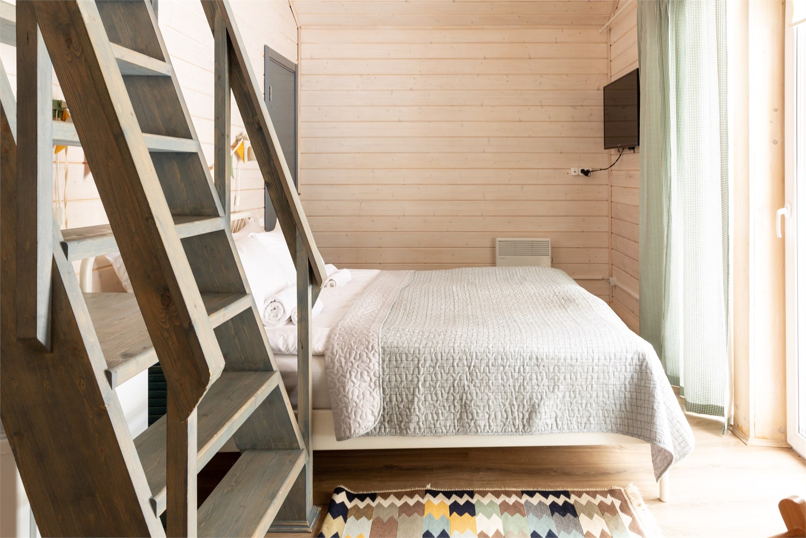 Ежевика с антресолью в Скрытово. Дачи