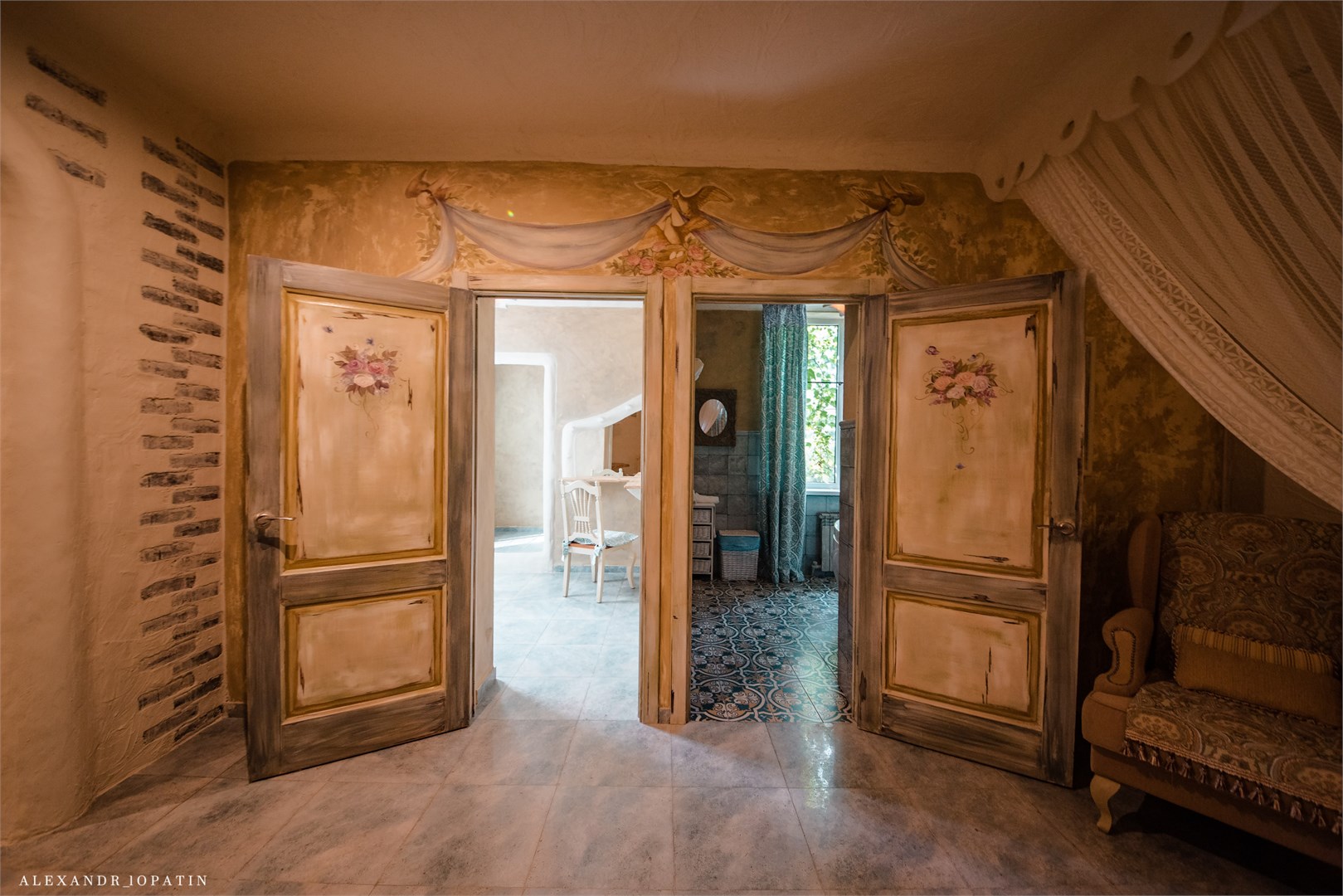 Люкс с джакузи "Кружева и Крылья" в Rassl Country Home