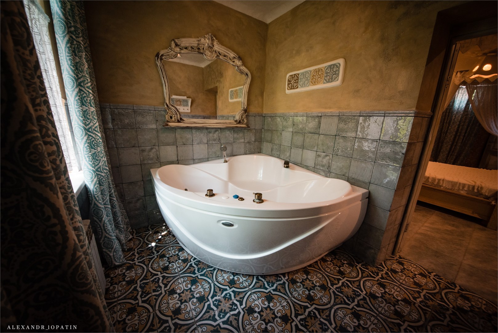 Люкс с джакузи "Кружева и Крылья" в Rassl Country Home